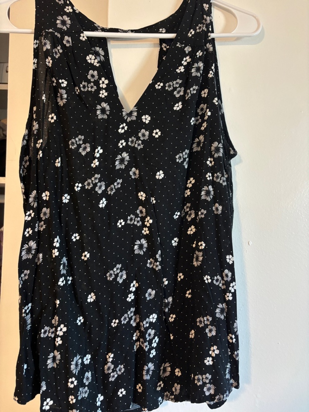 GAP Black Floral V-Neck Tank Top